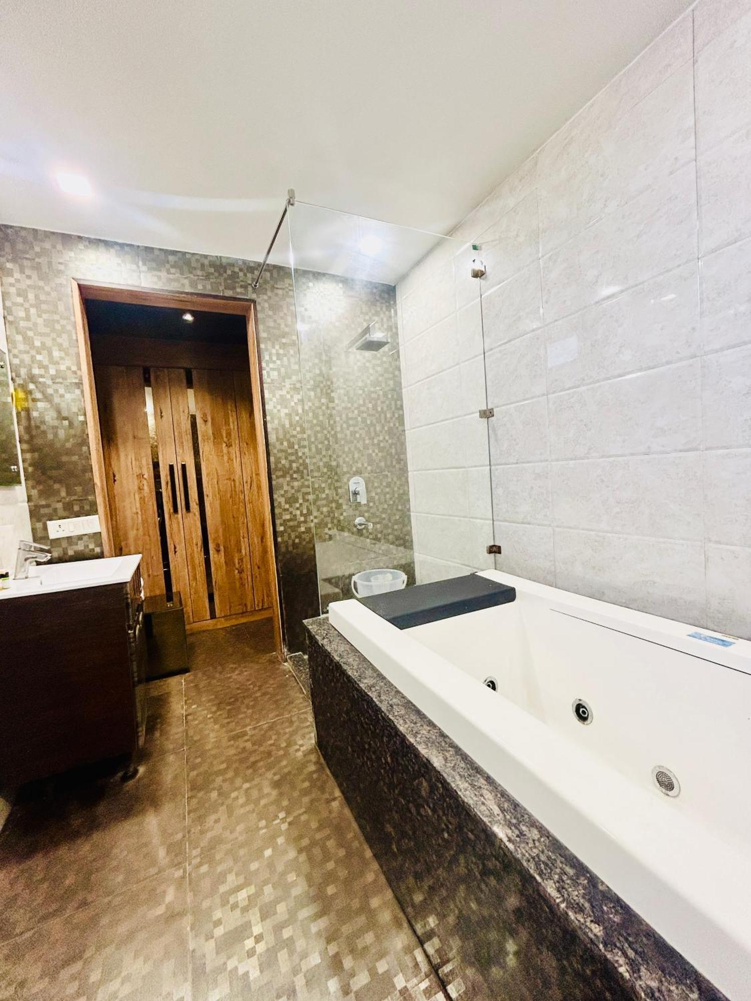 דלהי Hotel Gold Souk - Karol Bagh מראה חיצוני תמונה