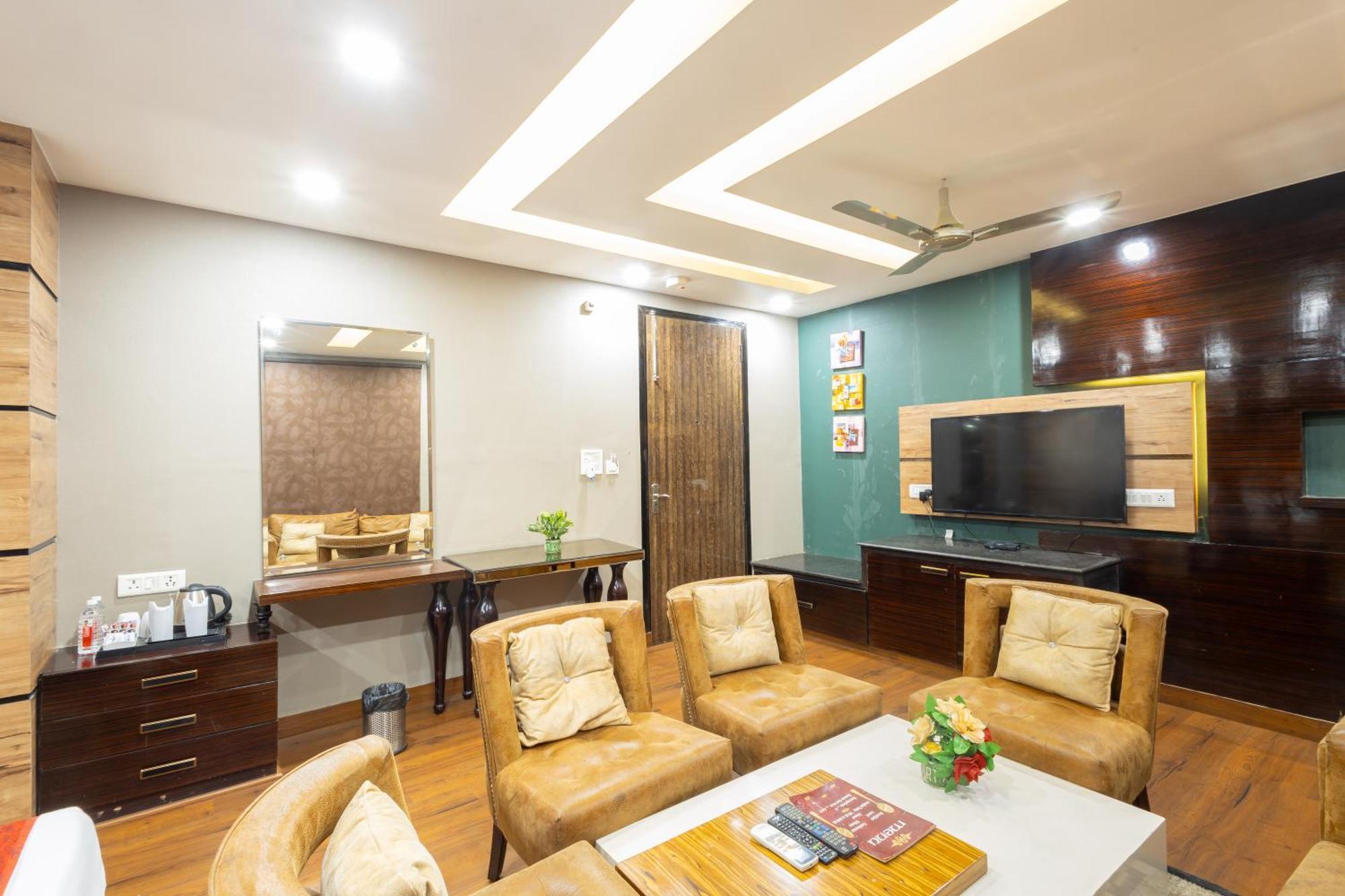 דלהי Hotel Gold Souk - Karol Bagh מראה חיצוני תמונה