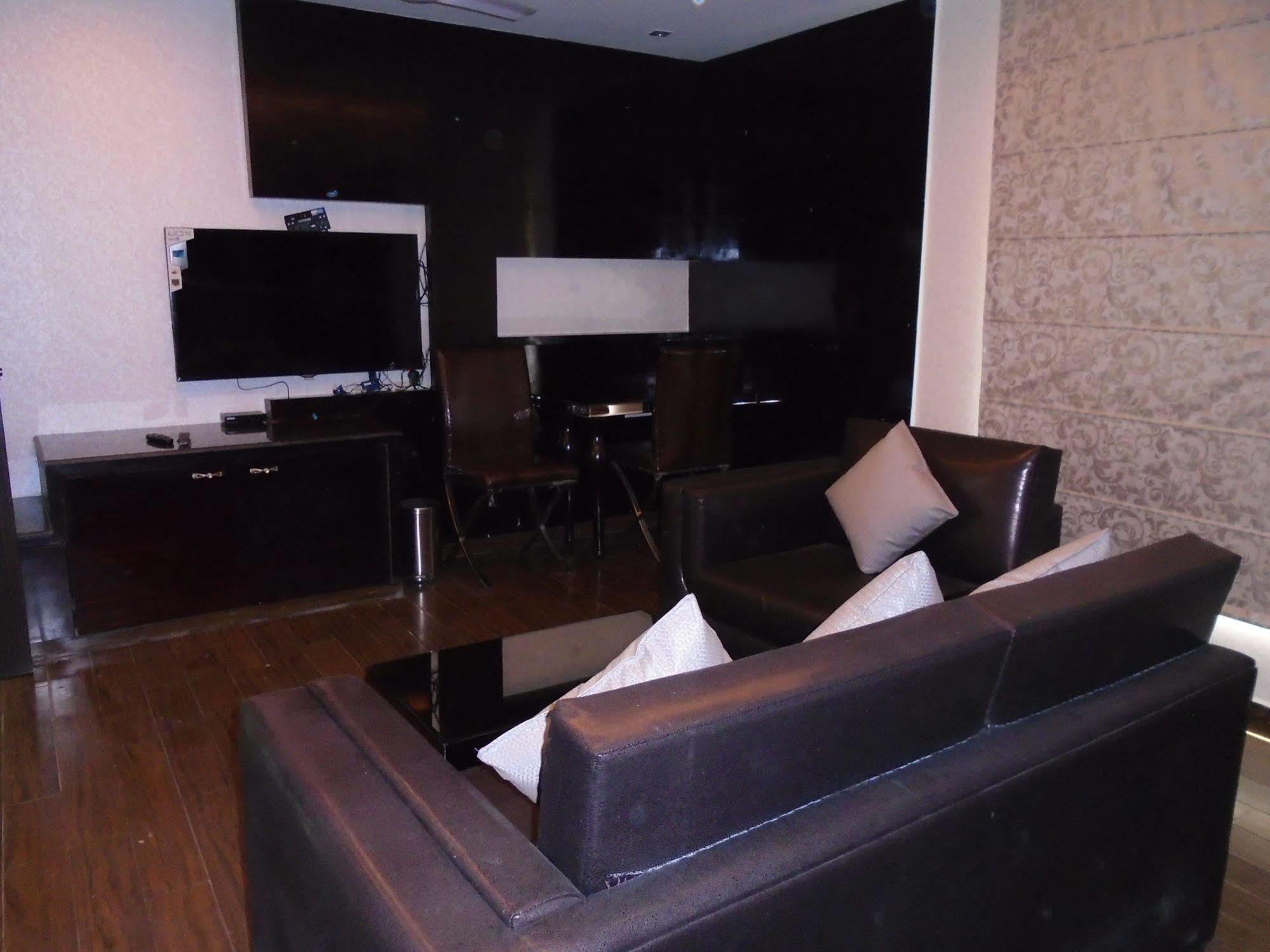 דלהי Hotel Gold Souk - Karol Bagh מראה חיצוני תמונה
