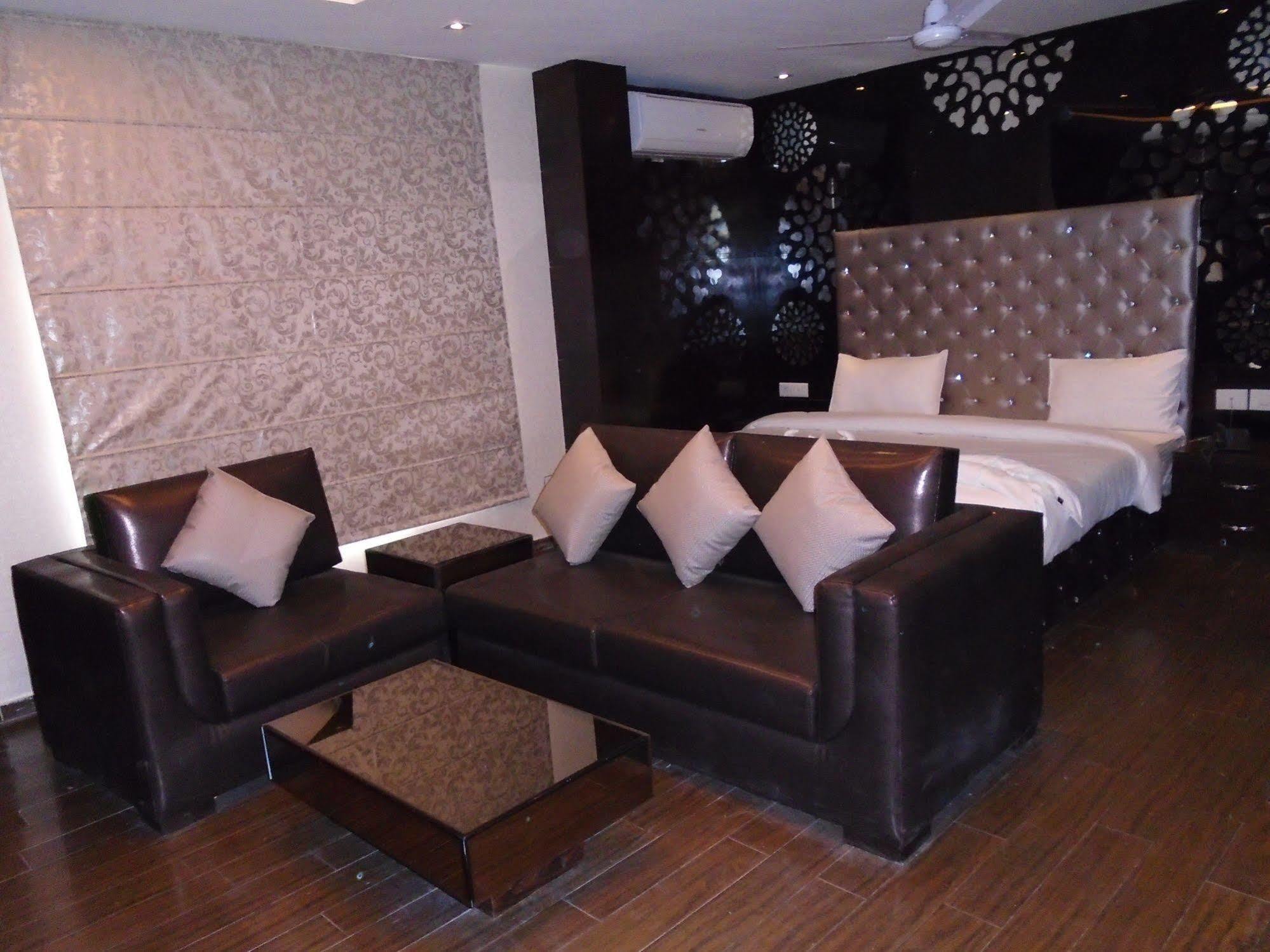 דלהי Hotel Gold Souk - Karol Bagh מראה חיצוני תמונה