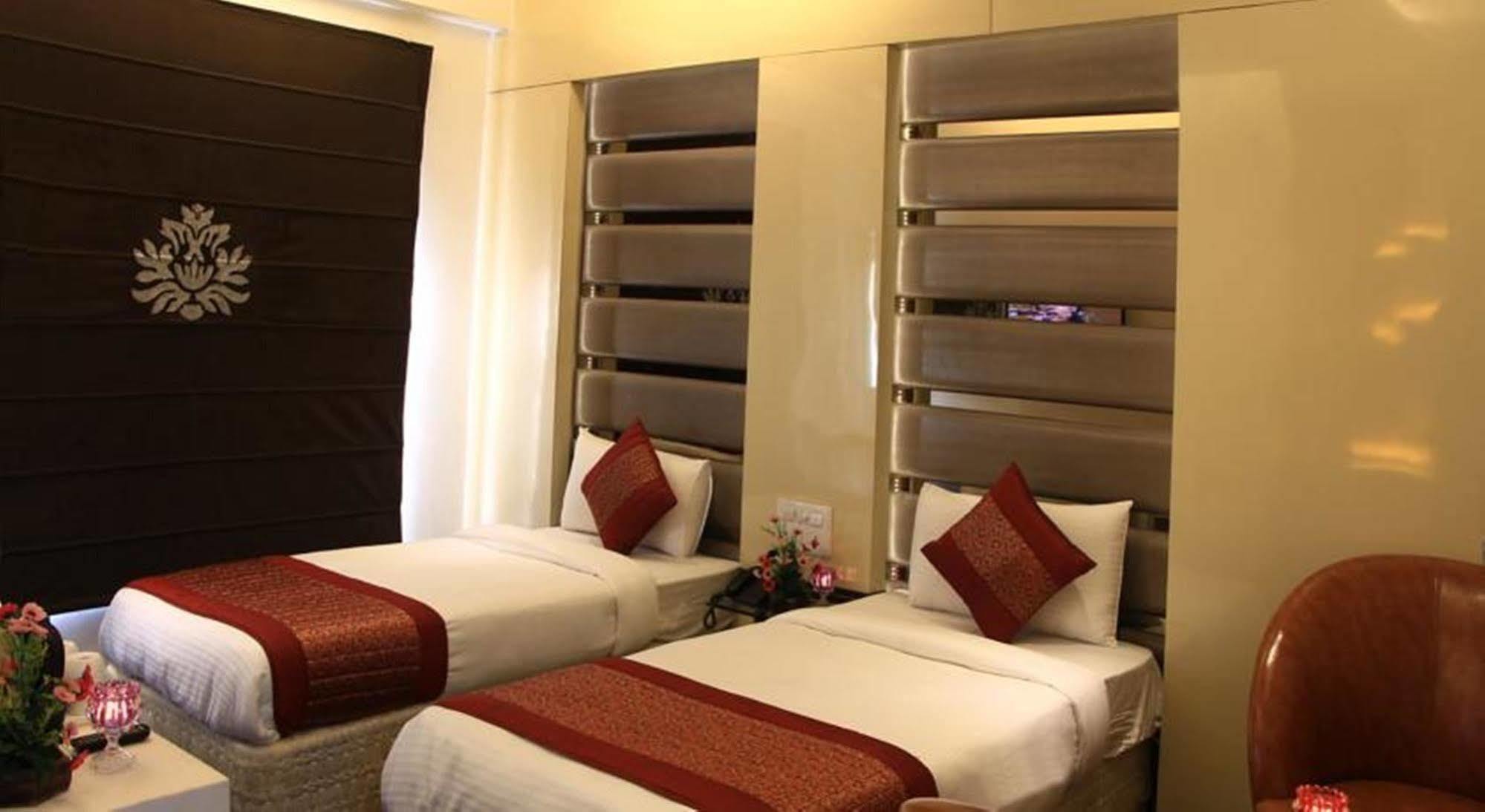 דלהי Hotel Gold Souk - Karol Bagh מראה חיצוני תמונה