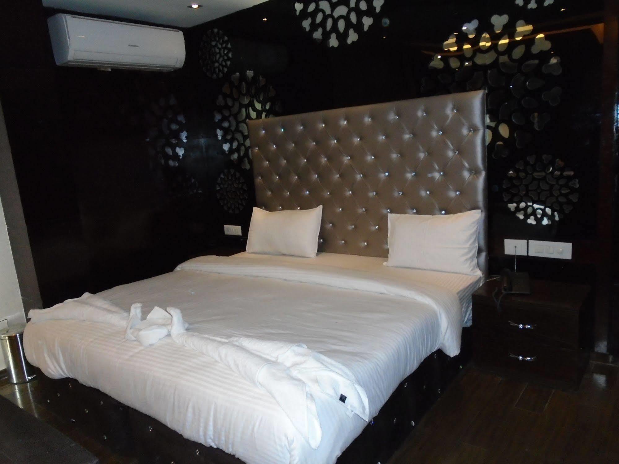 דלהי Hotel Gold Souk - Karol Bagh מראה חיצוני תמונה