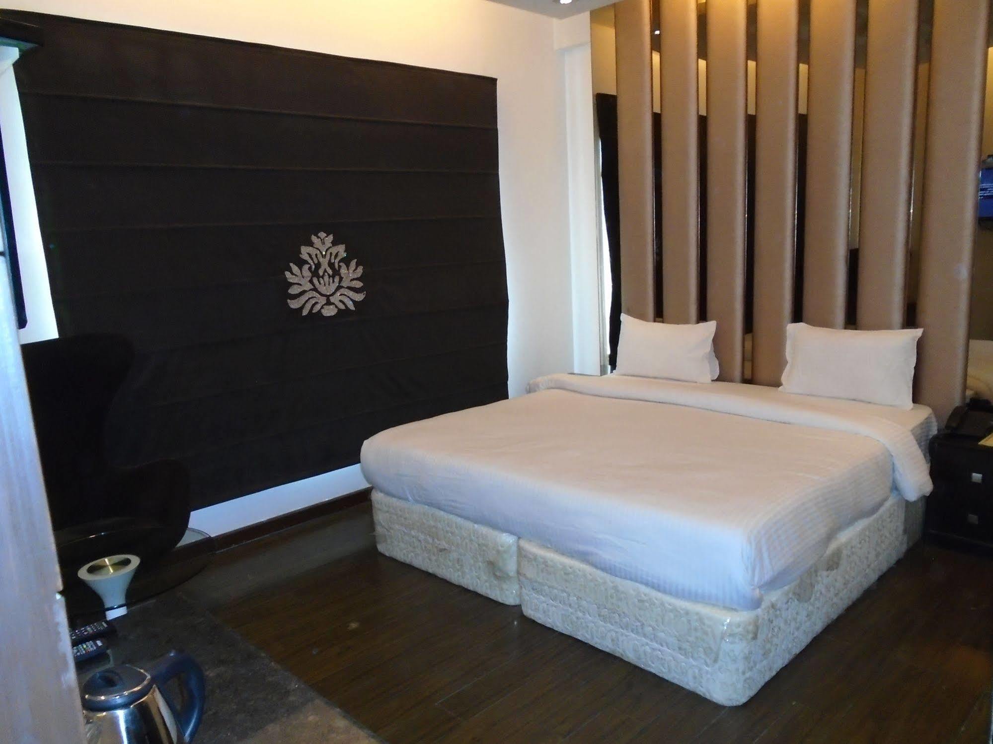 דלהי Hotel Gold Souk - Karol Bagh מראה חיצוני תמונה
